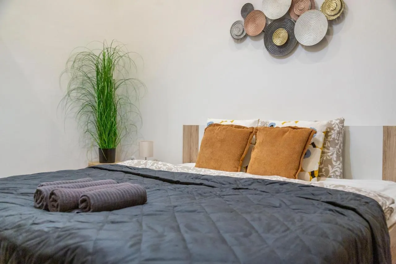 Cozy & Pleasant Homes In The Heart Of Budapest 0*,